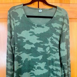 Soft old navy camo long sleeve